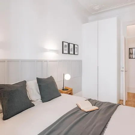 Ferreira - 2 Bedrooms In Campo De Ourique アパート *
