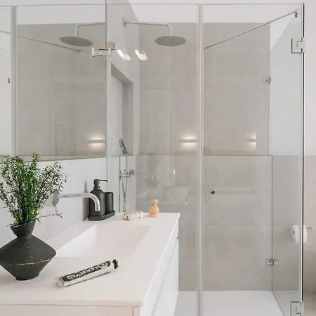 アパート Ferreira - 2 Bedrooms In Campo De Ourique リスボン
